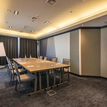Crowne Plaza By Ihg Hotel