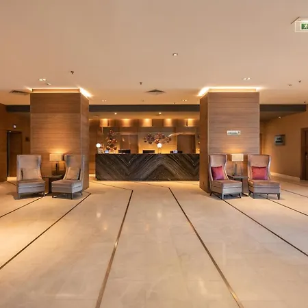 Crowne Plaza By Ihg Hotel