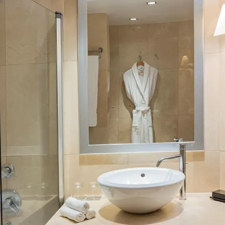 Crowne Plaza By Ihg